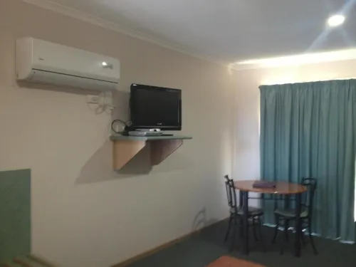 Rose Garden Motel Photos