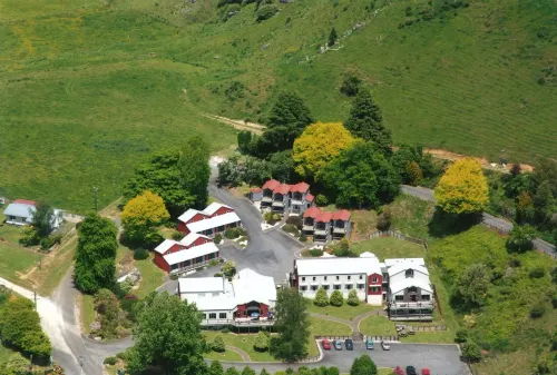Waitomo Village Chalets Home of Kiwipaka Exterior Photos