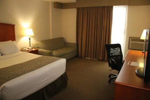 Ramada by Wyndham Edmonton South Zimmer Photos