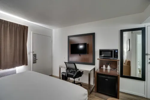Econo Lodge Stockton Near I-5 Fairgrounds Rooms Photos