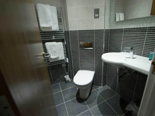 Ramada by Wyndham Oldbury Birmingham Photos