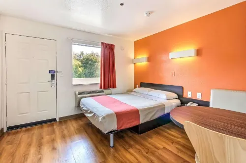 Motel 6 Sunnyvale, CA - North Rooms Photos