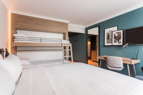 Radisson Hotel and Conf Centre London Heathrow Rooms Photos