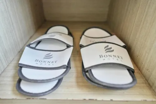 Bonnet Hotel Surabaya Zimmer Photos