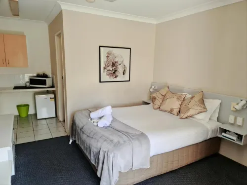Ocean Parade Motel Rooms Photos
