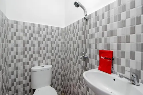 RedDoorz Near Sam Ratulangi Airport Manado Chambres Photos