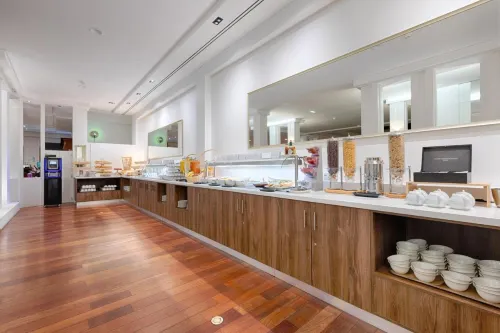 Evergreen Laurel Hotel Dining Photos