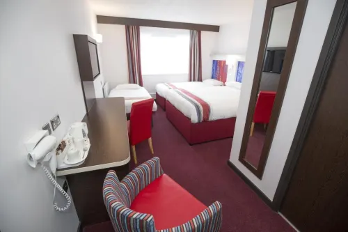Ramada by Wyndham Milton Keynes Photos