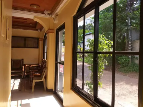 Divine Castle Travelers Inn Public Areas Photos