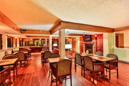 The View Inn & Suites Bethlehem / Allentown / Lehigh Airport Dining Photos