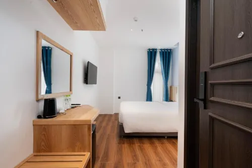 Haven Hut Riverside Hotel Photos