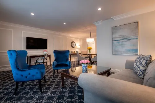 Beverly Hills Plaza Hotel & Spa Rooms Photos