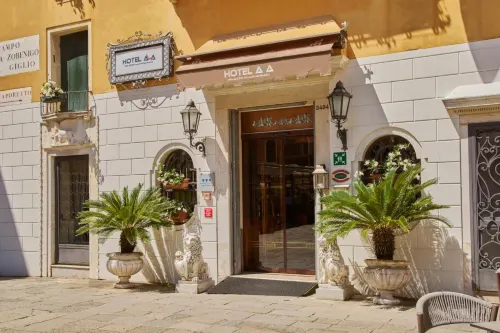 UNA HOTELS Ala Venezia-Adults 16 Extérieur Photos