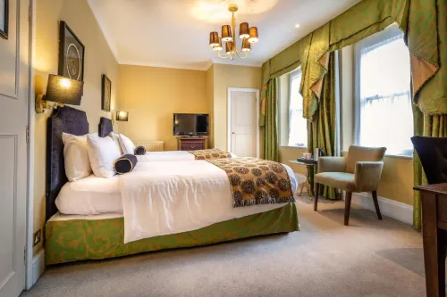 The Swan Hotel, Wells, Somerset - the Coaching Inn Group Rooms Photos
