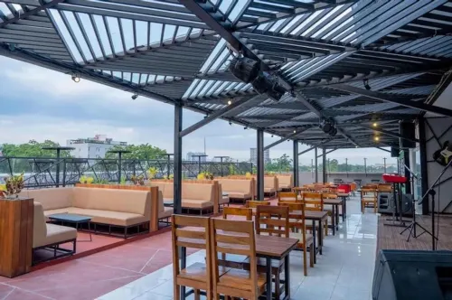 De'Tonga Hotel Restauration Photos