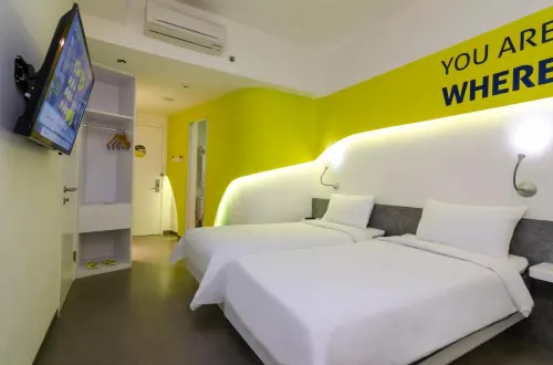 Yello Hotel Jemursari Kamar Photos
