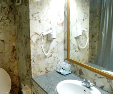Royal Palace Hotel Rooms Photos