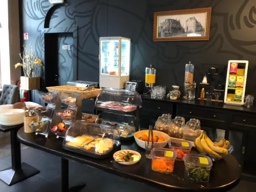 Hotel Industrie Dining Photos