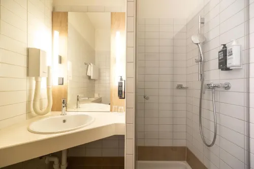 Ibis Chur Camere Photos