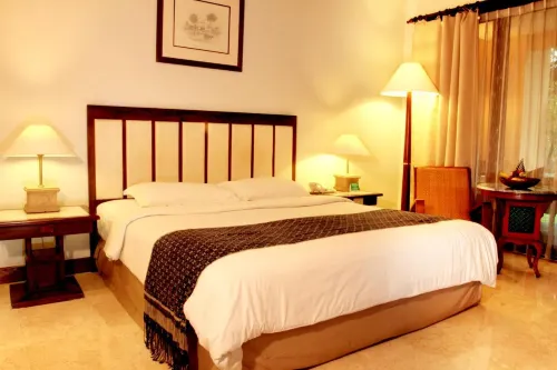 Laras Asri Resort and SPA Kamar Photos