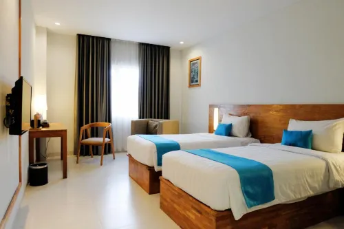 Pollos Hotel & Gallery Rembang Kamar Photos