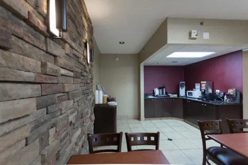 Travelodge by Wyndham Romulus Detroit Airport Mahlzeiten Photos