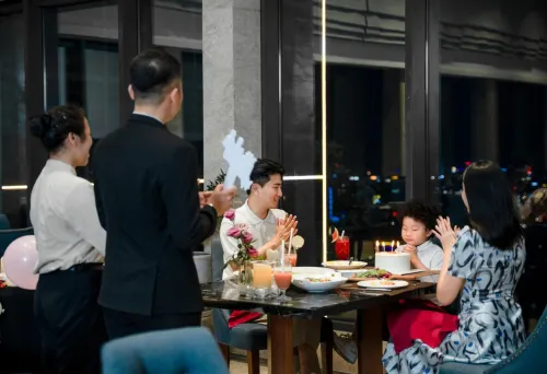 Altara Suites Da Nang by AHG Питание Photos