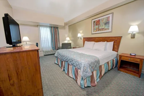 Days Inn by Wyndham Downtown St. Louis Photos