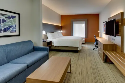 Holiday Inn Express & Suites Atlanta-Emory University Area Rooms Photos