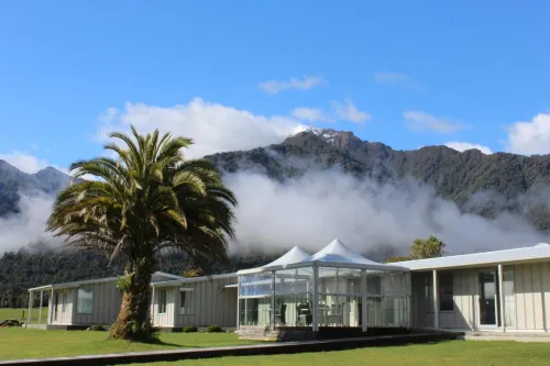 Franz Josef Oasis À proximité de l'hôtel Photos