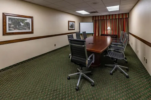 The English Inn of Charlottesville Business Facilities Photos