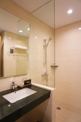 Pollos Hotel & Gallery Rembang Kamar Photos