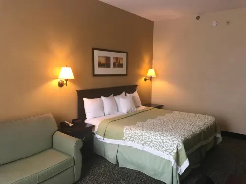 Days Inn & Suites by Wyndham Tucker/Northlake Photos