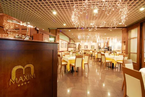 Hotel Maxim Dining Photos