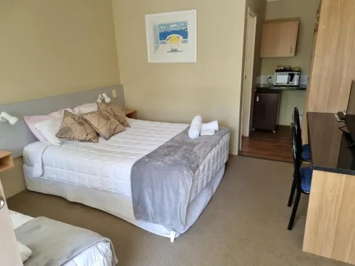 Ocean Parade Motel Rooms Photos