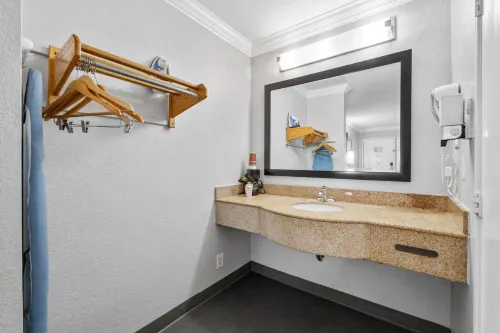 Americas Best Value Inn Milpitas/Silicon Valley Rooms Photos