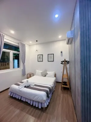 Sele House Photos