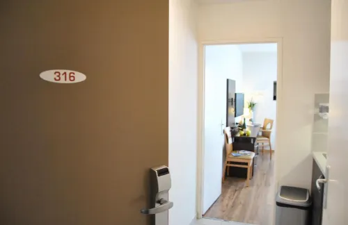 Appart Hôtel - Séjours et Affaires / Résidence étudiante - Les estudines Caen Le Clos Beaumois 22 Chambres Photos