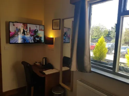 Crosshill House Photos