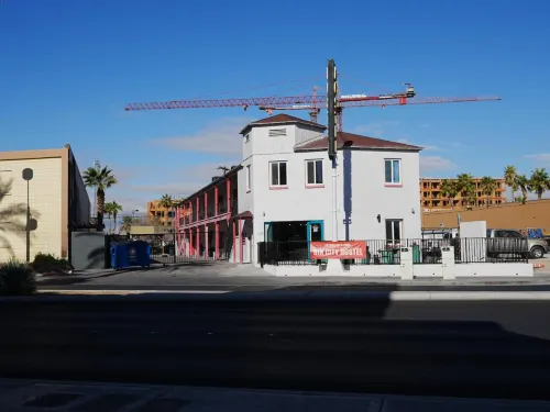 SIN City Hostel À proximité de l'hôtel Photos