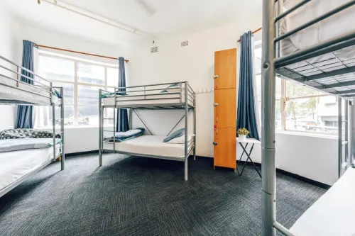 Maze Backpackers - Sydney Zimmer Photos