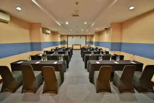The Jayakarta Suites Bandung Fasilitas Bisnis Photos