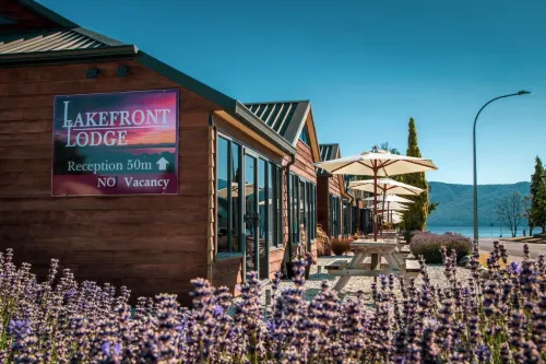 Lakefront Lodge Near Hotel Photos