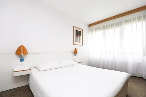 Novotel Poznan Malta Photos