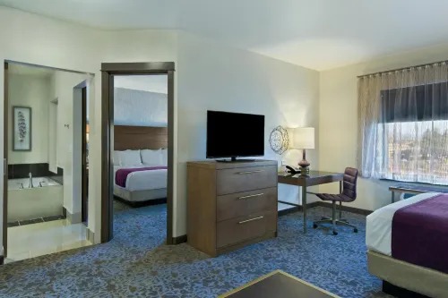 Oxford Suites Sonoma - Rohnert Park Photos