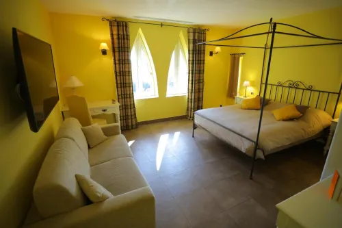 Hostellerie Château des Fines Roches Chambres Photos