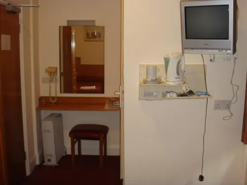 Seymour Hotel Rooms Photos