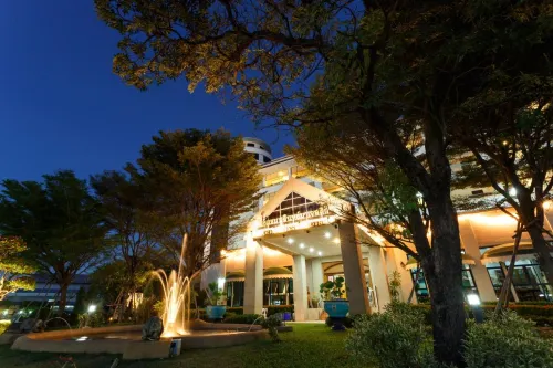 Surin Majestic Hotel Exterior Photos