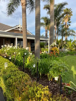 Coastal Waters Motor Inn Exterior Photos