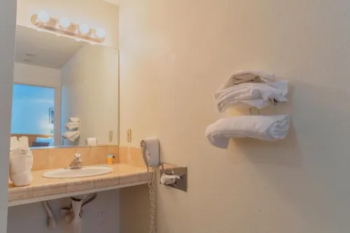 Mariposa Lodge Rooms Photos